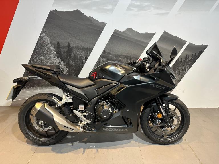 Honda CBR 500 R 2025 with 2174 miles 