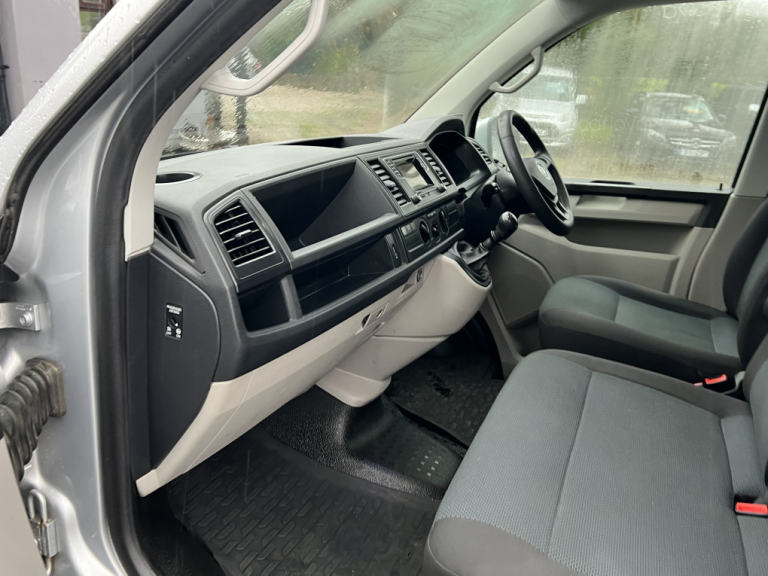 2015 Volkswagen Transporter T28 Trendline TDI BlueMotion Technology Panel van Diesel Manual