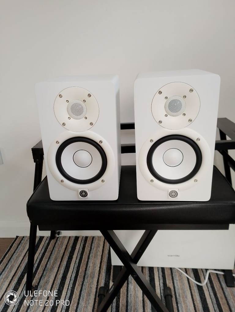 Yamaha HS5 Studio Monitors - White Pair, Good Condition