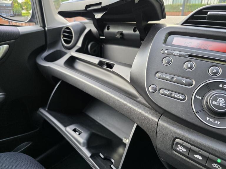 2015 Honda Jazz 1.4 i-VTEC ES Plus 5dr HATCHBACK PETROL Manual