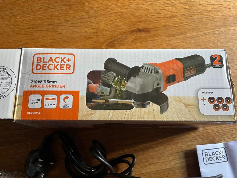 Black and decker angle grinder 