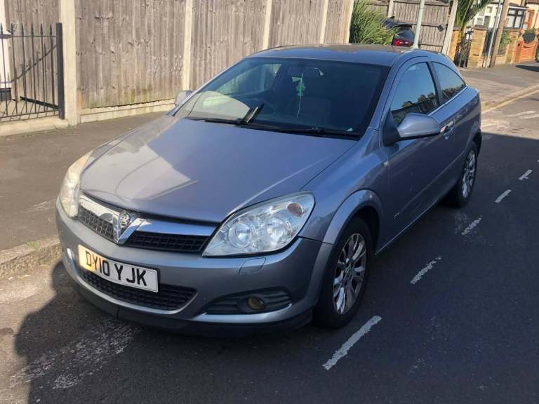 Vuxhall astra Petrol 1.6 ulze 2010