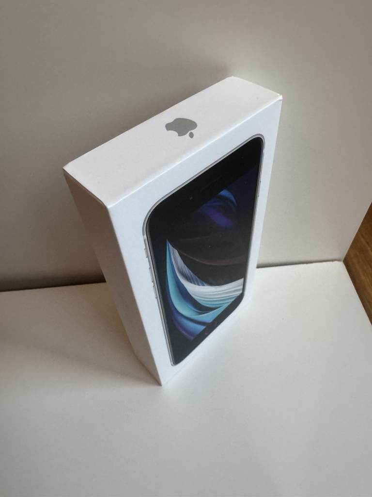 Apple iPhone SE 2nd Gen 64B - White, Unlocked, MINT CONDITION & in Original Box 
