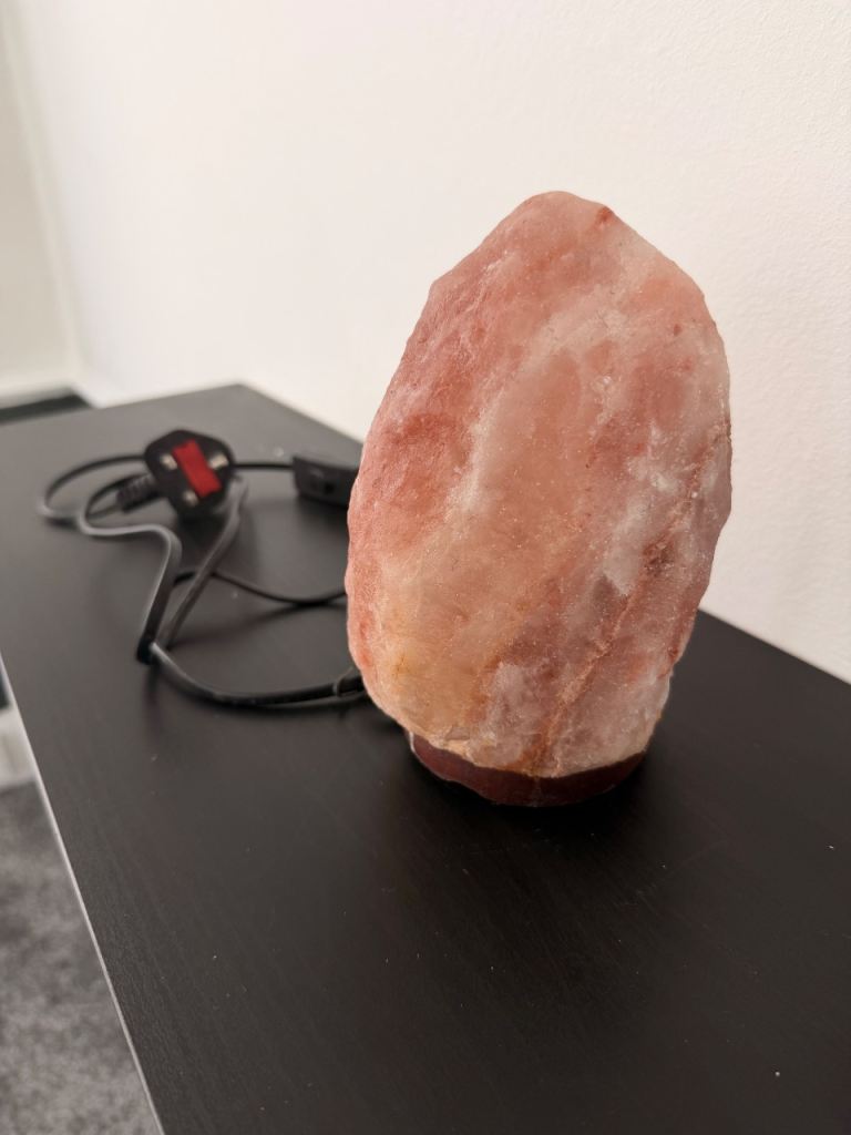 Himalayan Salt Lamp with Cable – Good Condition