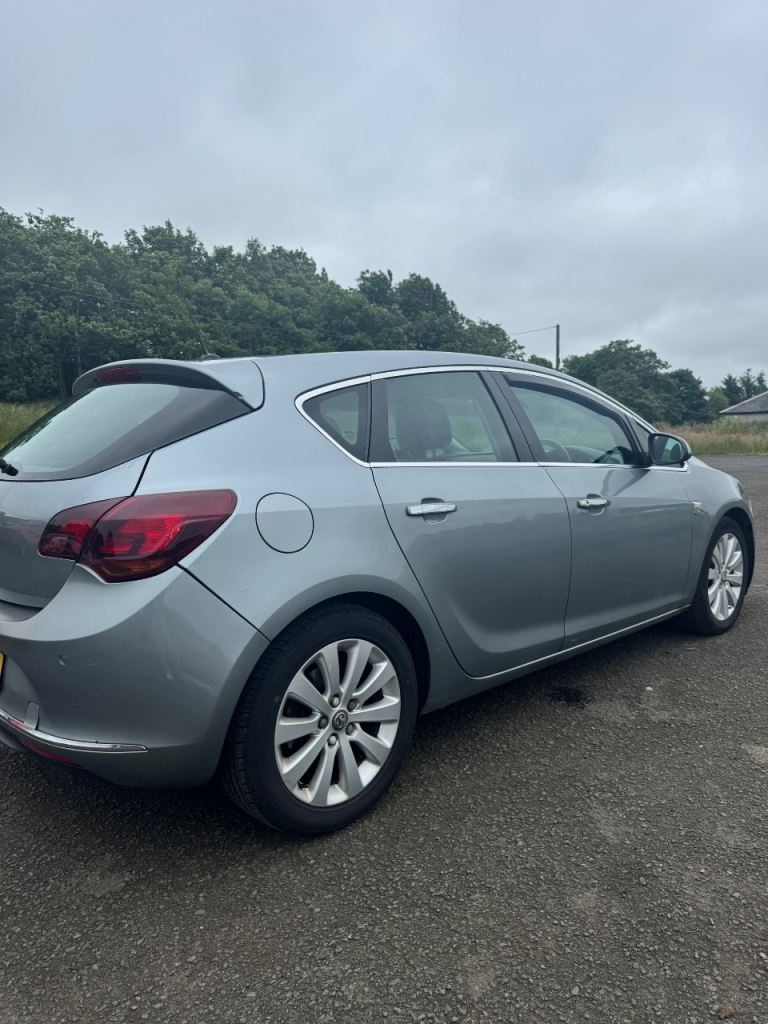 Vauxhall, ASTRA, Hatchback, 2013, Manual, 1956 (cc), 5 doors