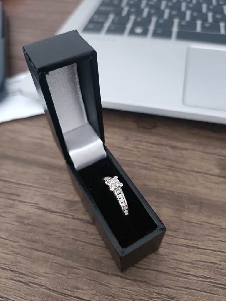 9ct White Gold 0.33ct Diamond Solitaire Princess Cut Tension Ring - Size O