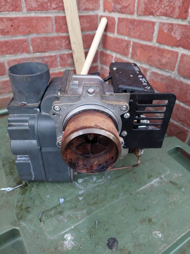 Reconditioned Riello RDB 2.2 short blast tube oil burner 