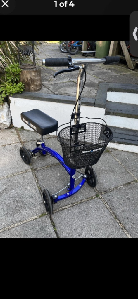 knee scooter 