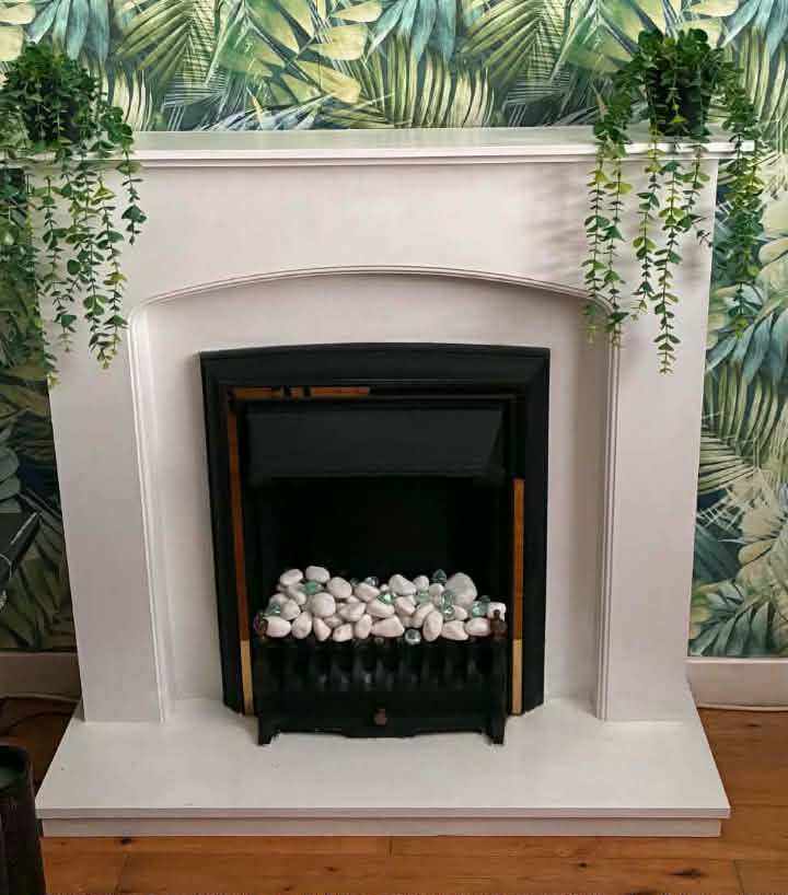 White Electric Fireplace and Surround – Good Condition