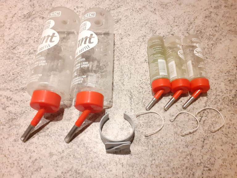 Guinea pig/Rabbit water bottles and bowls 