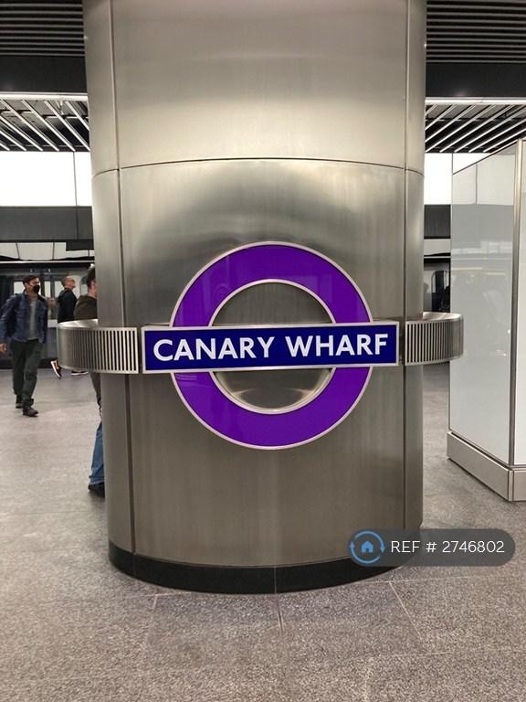 1 bedroom flat in Discovery Dock Apartments West, London, E14 (1 bed) (#2746802)