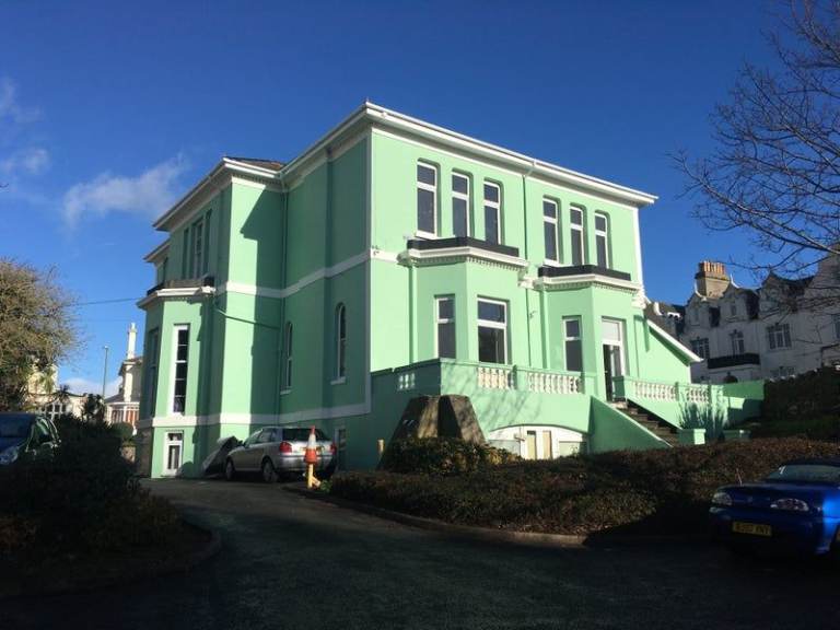 Room Available - St Lukes Road, Torquay.