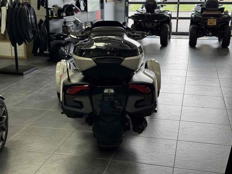 Can-Am Spyder RT 1330