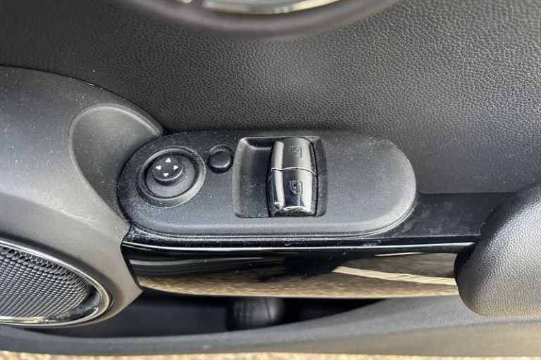 2017 MINI Hatch 2.0 Cooper S Hatchback 3dr Petrol Manual Euro 6 (s/s) (192 ps) Hatchback Petrol M...