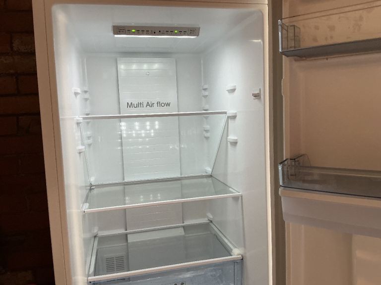 Large LOGIK Fridge Freezer 50/50 Frost Free