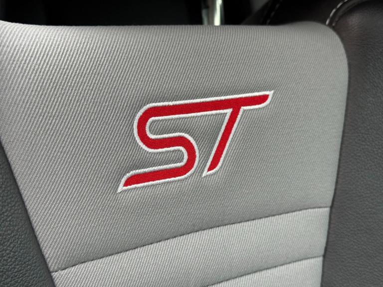 2015 Ford Fiesta 1.6 EcoBoost ST-3 3dr HATCHBACK PETROL Manual