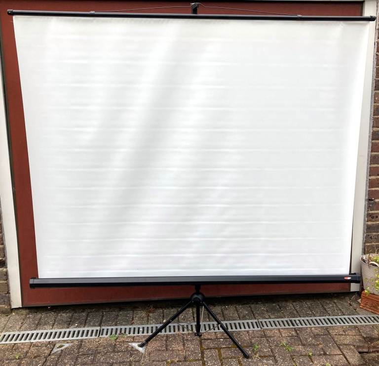 image for Projection Screen 90" Diagonal