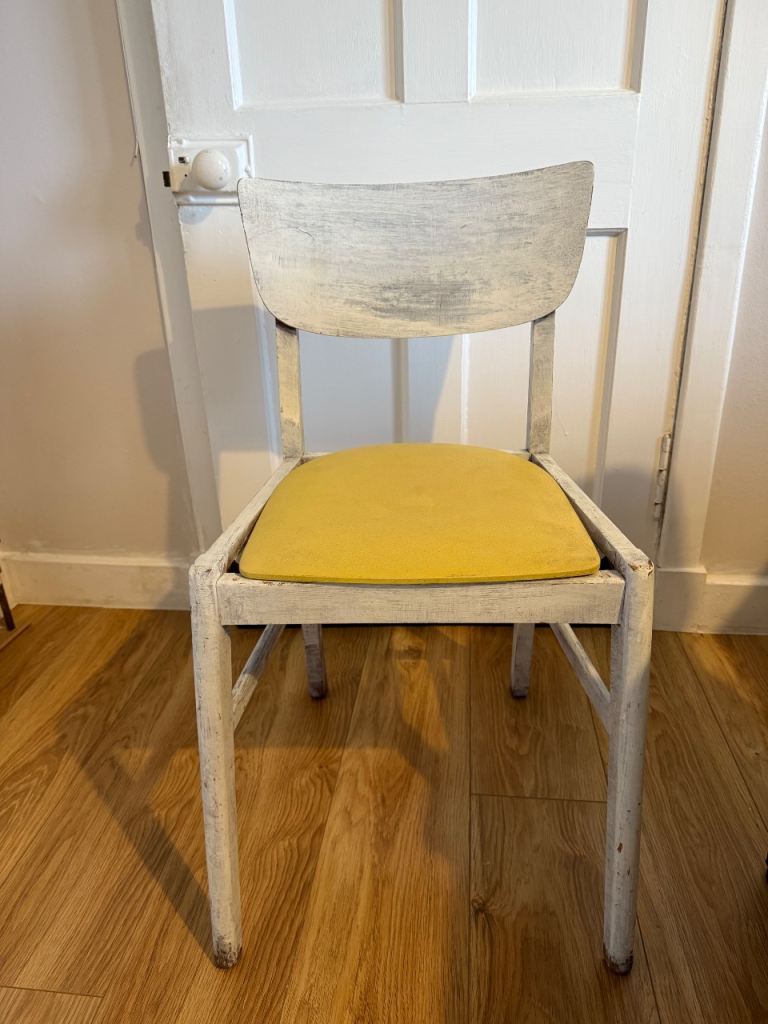 VINTAGE CHAIR - with seat 