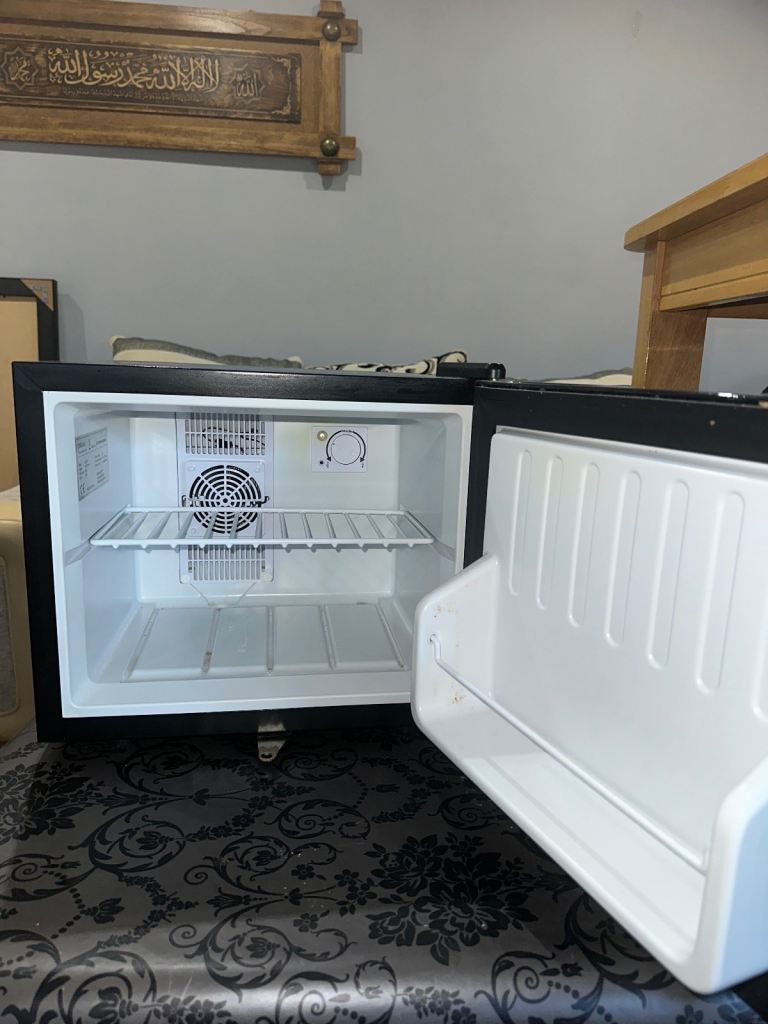 image for Mini fridge 