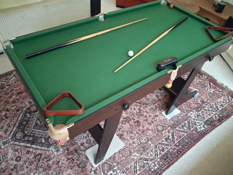 Snooker table 