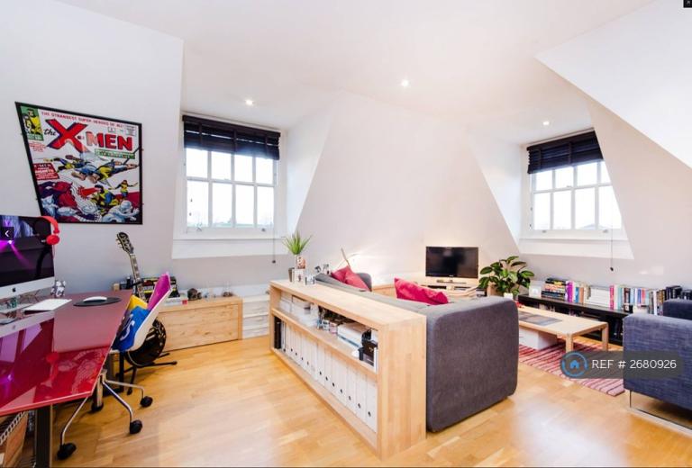 1 bedroom flat in Streatham High Road, London, SW16 (1 bed) (#2680926)