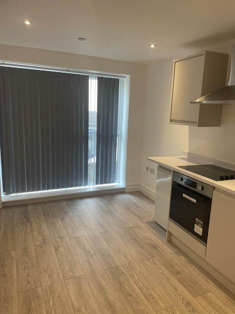 **Spacious Studio with Fully Furnished at Acton High Street- ALL BILLS INCLUDED**