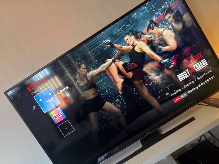 58 inch Hitachi Smart TV with Remote – Good Condition