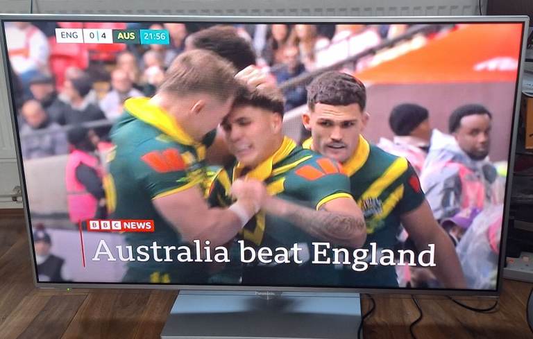 42-inch LCD TV Panasonic  TX-L42E6B with built-in Wi-Fi 