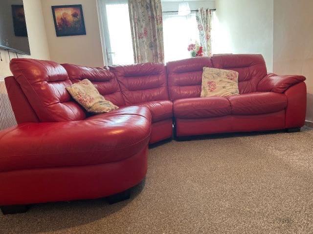 Free sofa set – Nice-looking & in good condition