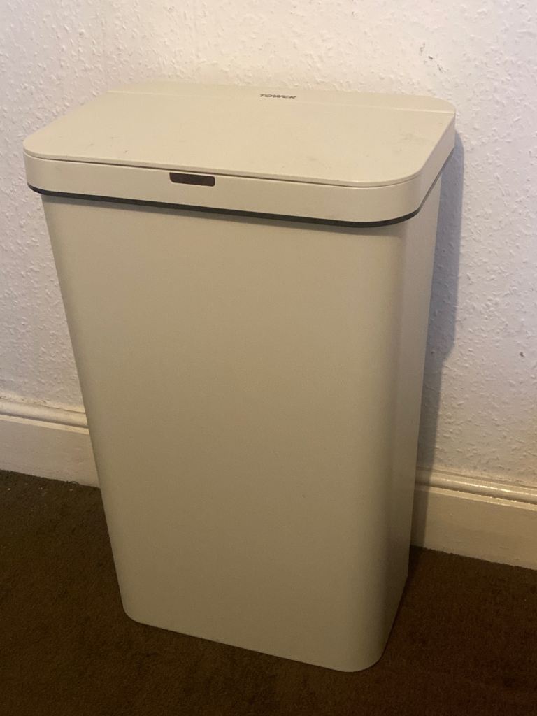 Tower Rectangular Sensor bin 50L 64x40cm