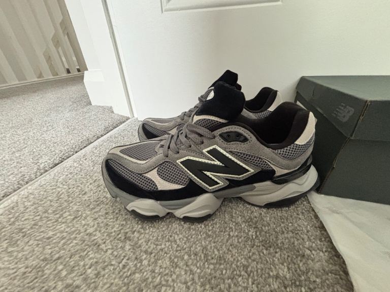 New Balance 9060 Trainers – Grey/Black, New