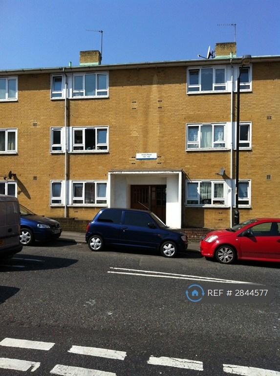 2 bedroom flat in Vestry Road, London, SE5 (2 bed) (#2844577)