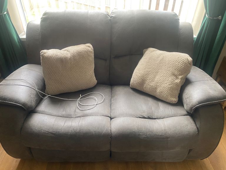 2x 2 recliner seater sofas