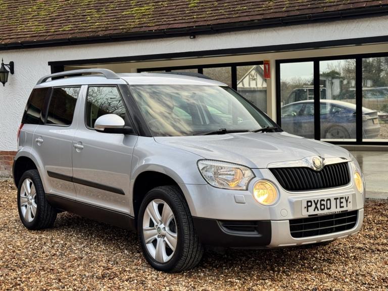 SKODA YETI 2.0 TDI SE SUV 5dr Diesel Manual Euro 5 (110 ps) Silver Manual Diesel
