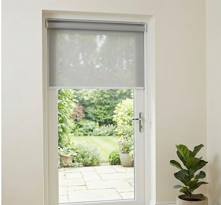 Can post: Louvolite roller blind fabric- new