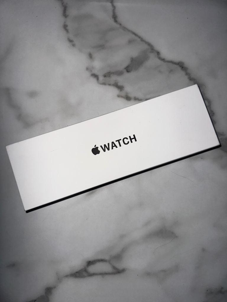 Apple Watch SE 3 (40mm, GPS + Cellular, Starlight)