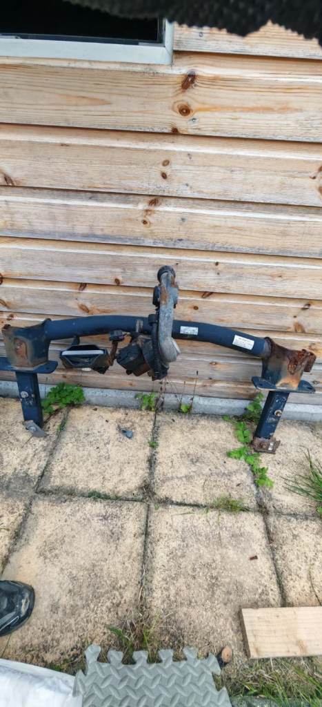 Tow Bar Complete with Tow Ball & Electrics 