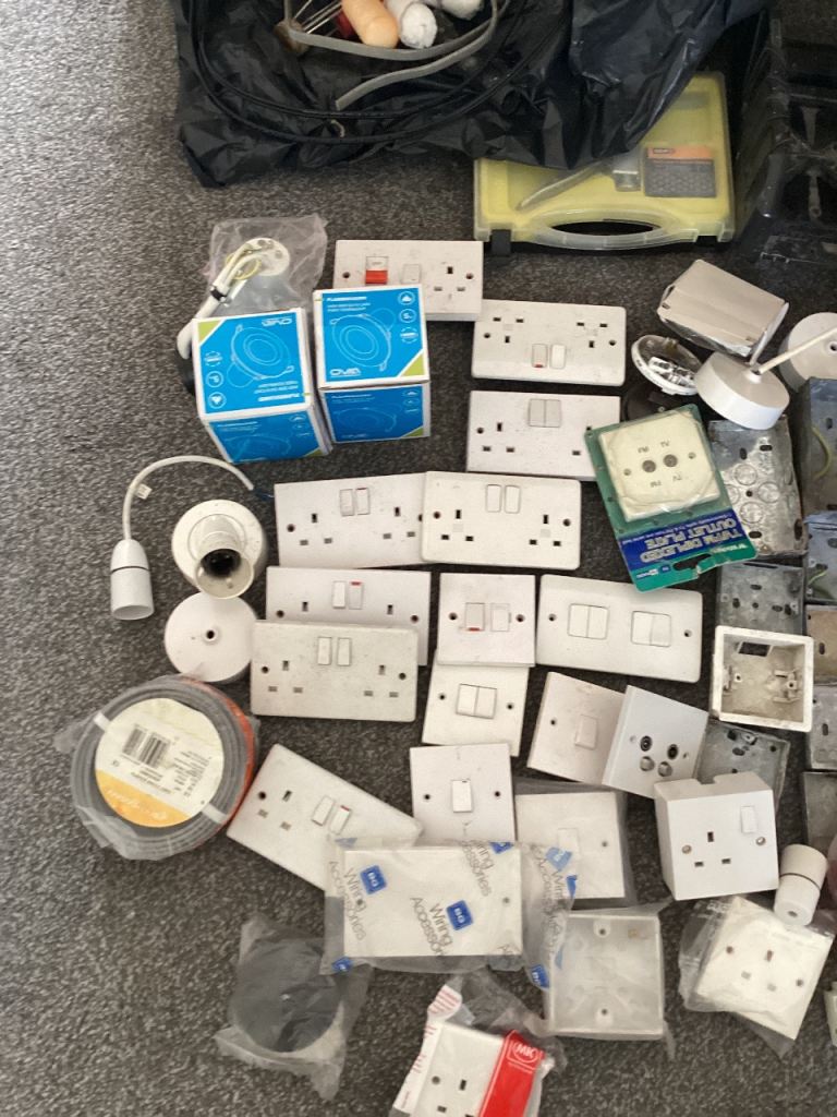 Tools/ CD player/ Cleaning 