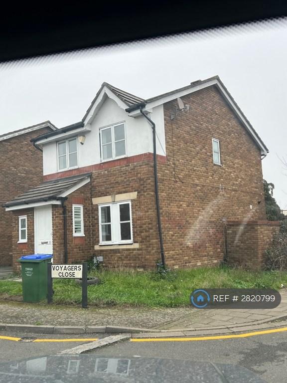 3 bedroom house in Voyagers Close, London, SE28 (3 bed) (#2820799)
