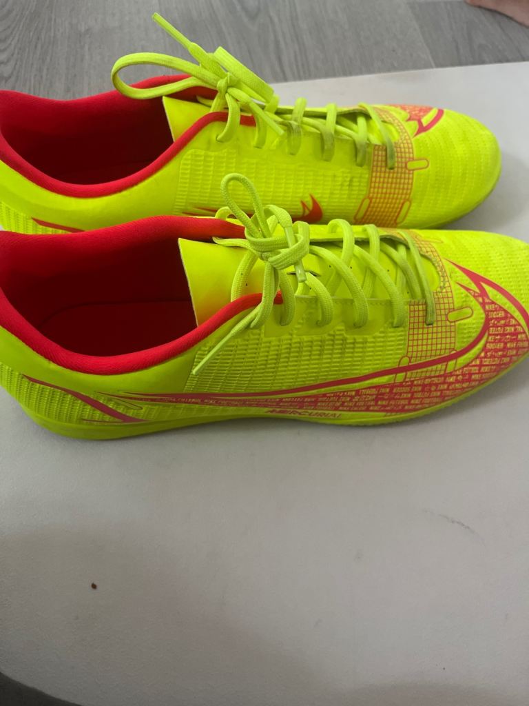 nike mercurial vaper astro football boots 