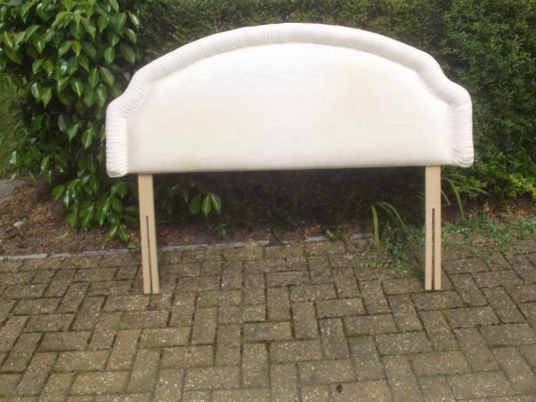 Kingsize padded headboard