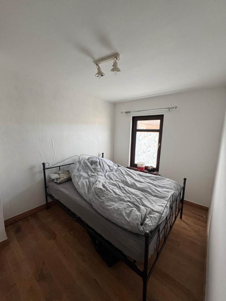 One Double bedroom Available 