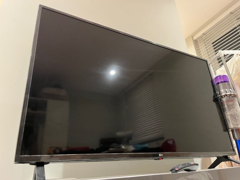 LG 50” 4K Ultra HD Smart TV – Excellent Working Condition