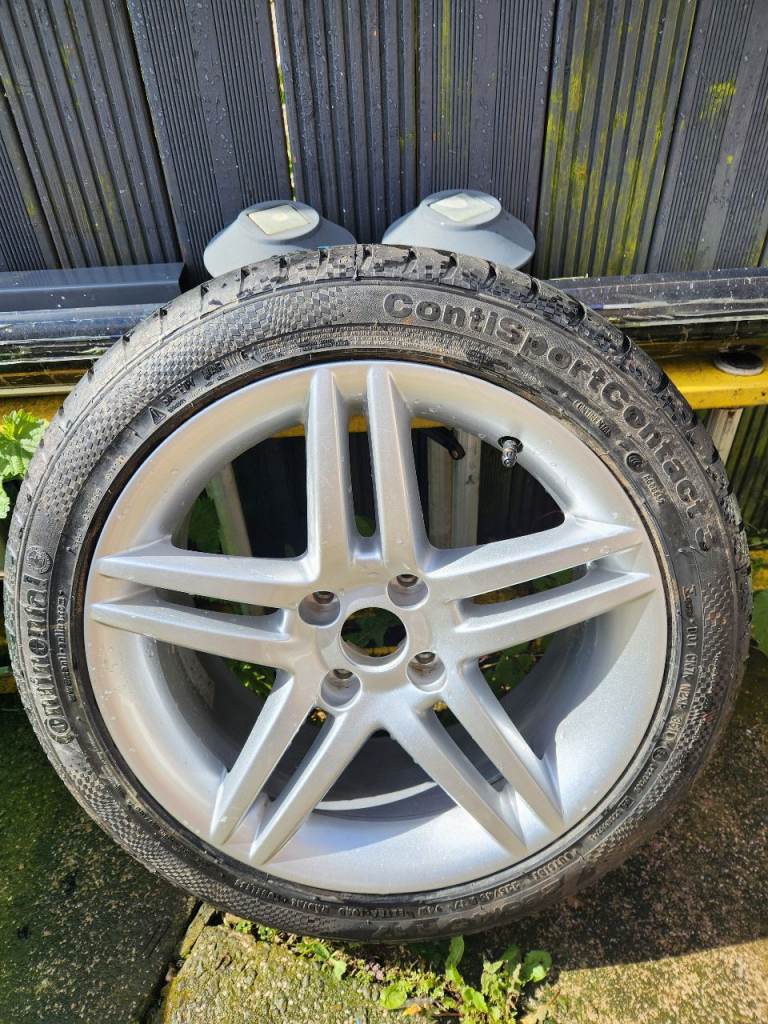 Cotinental tyre 225 45 17 "