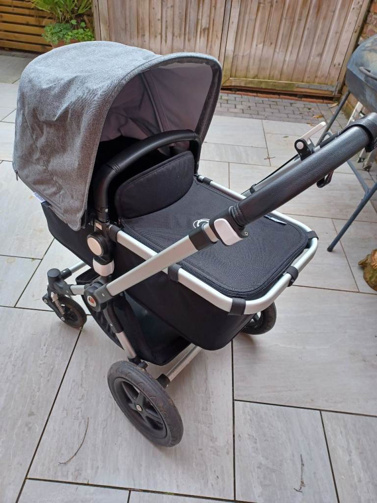 Bugaboo cameleon 3 RRP£600 with bassinet, seat and waterproof 