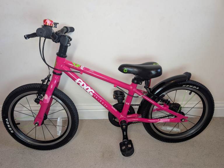FROG BIKE 44 (4+) IN GREAT CONDITION. COLLECTION NW LONDON OR BUCKS