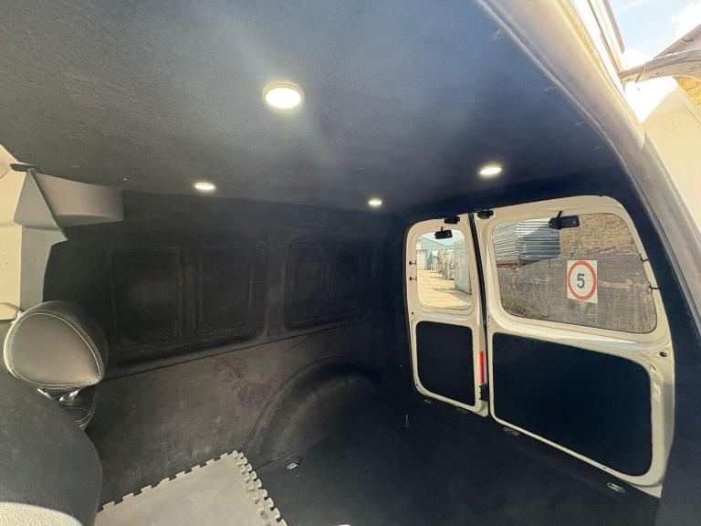 2014 Volkswagen Caddy 1.6 TDI 102PS Highline Van PANEL VAN DIESEL Manual