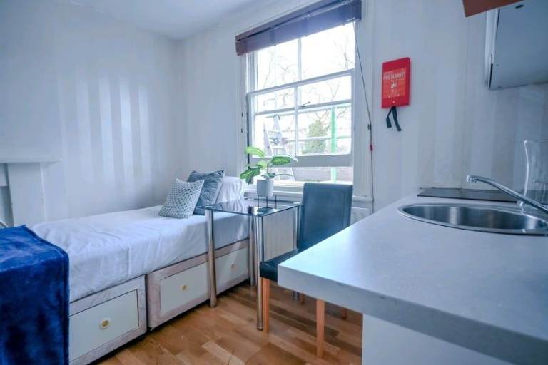 Single room , W14