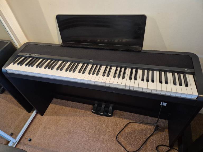 Korg B2 Digital Piano with Pedals