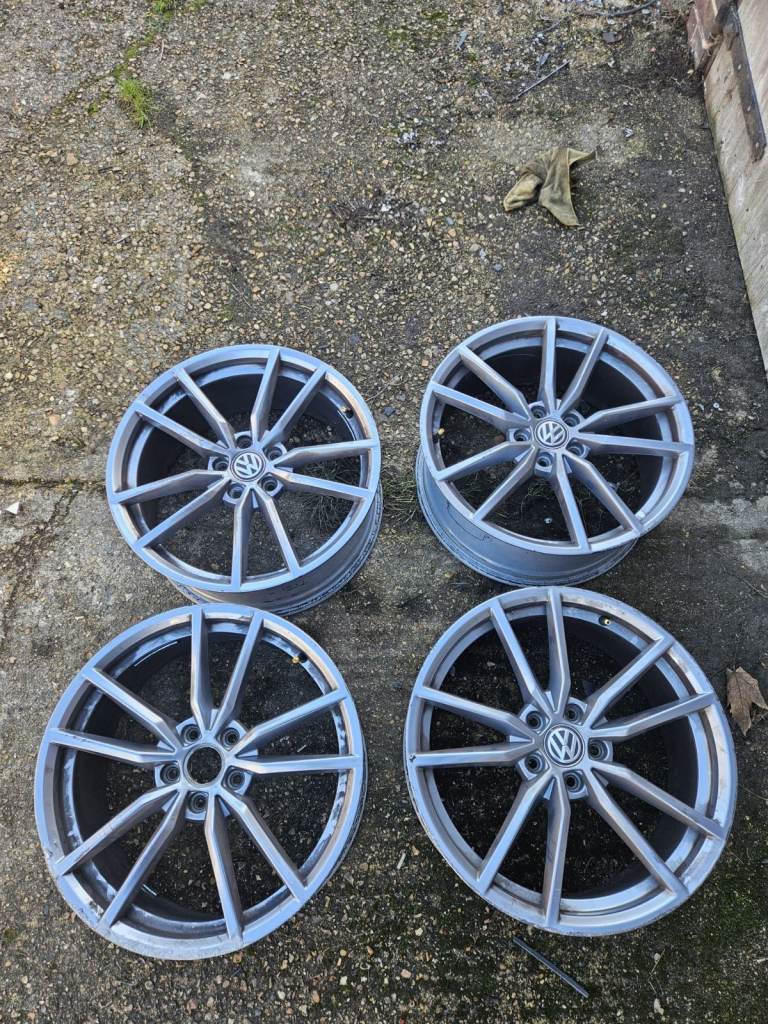GENUINE 19” VW GOLF R PRETORIA ALLOY WHEELS x4